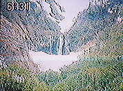 山上の滝